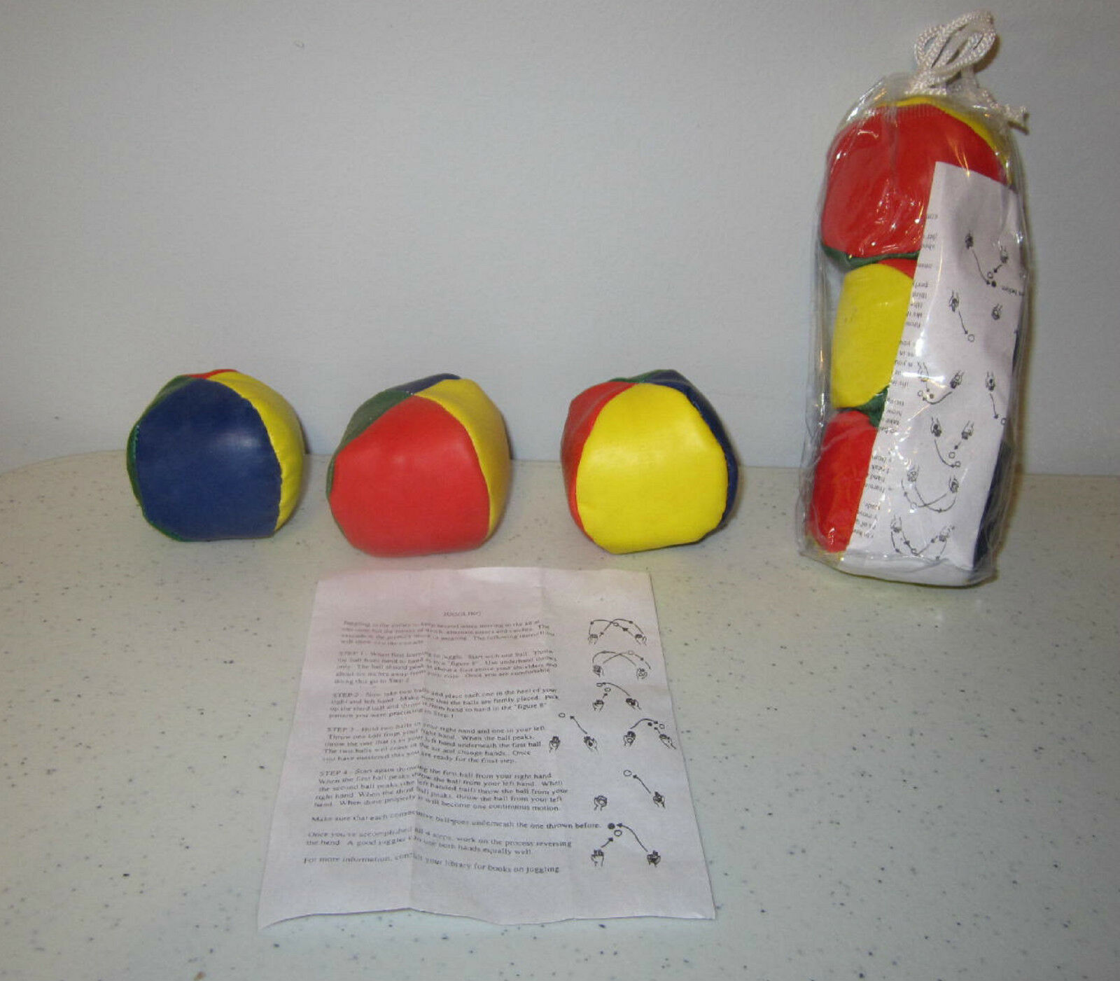 3 MULTI-COLORED JUGGLING BALLS WITH INSTRUCTIONS KIDS BEGGINER JUGGLE BALL KIT
